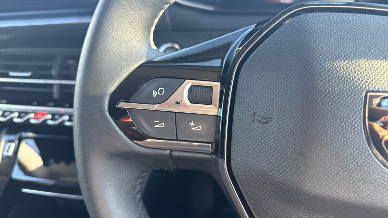 Peugeot 208 1.2 PureTech 100 Allure 5dr Petrol Hatchback